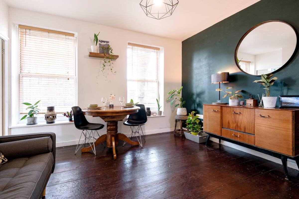 Lovely 2br In Historic Camberwell Location Apartment *